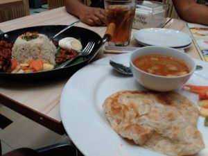 Lezatnya Roti Canay dan Nasi Lemak Malay Village