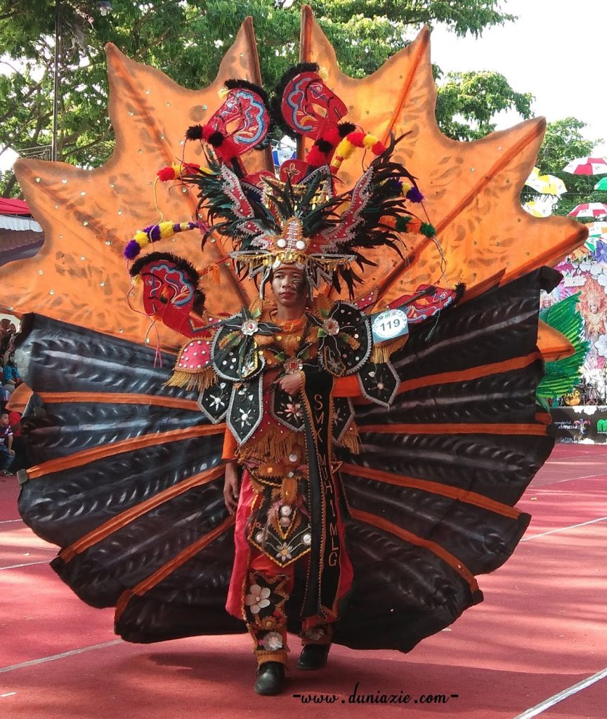 Malang Flower Carnival: Dimeriahkan oleh Peserta dari Dalam dan Luar Negeri