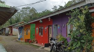 Wisata Unik dan Kreatif: Kampung Topeng Tajinan Malang