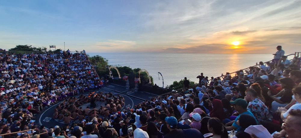 Tari Kecak Bali: Daya Tarik, Sejarah, Lokasi Terbaik, dan Harga Tiket Terbaru