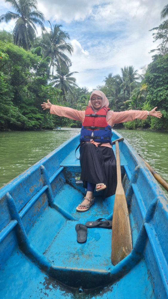 Menatap "Hujan Abadi" di Green Canyon: Destinasi Paling Estetik di Jawa Barat.