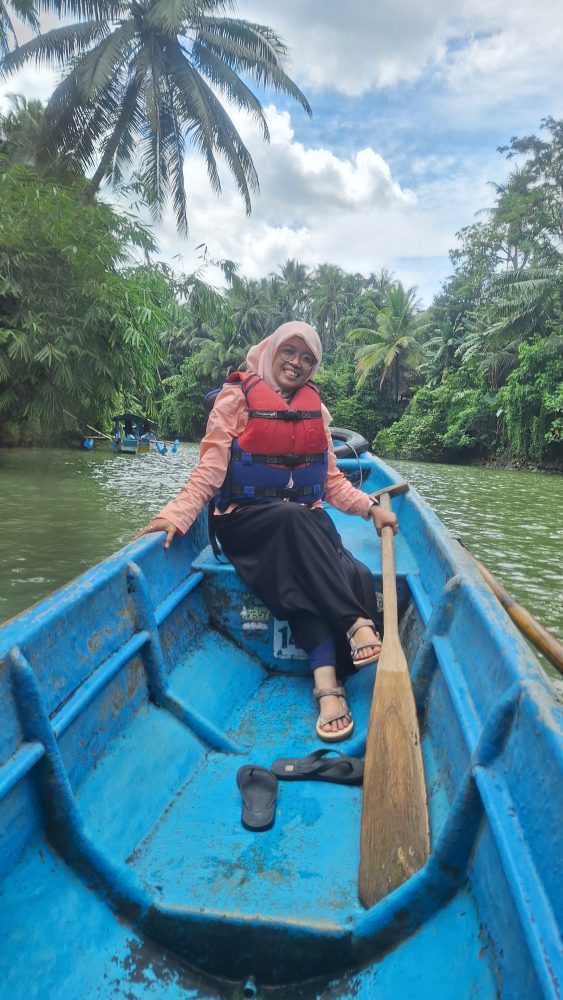 Menatap “Hujan Abadi” di Green Canyon: Destinasi Paling Estetik di Jawa Barat.