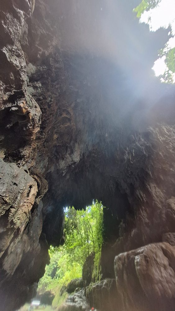 Menatap "Hujan Abadi" di Green Canyon: Destinasi Paling Estetik di Jawa Barat.