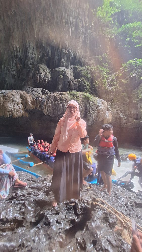 Menatap "Hujan Abadi" di Green Canyon: Destinasi Paling Estetik di Jawa Barat.