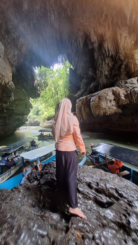 Menatap "Hujan Abadi" di Green Canyon: Destinasi Paling Estetik di Jawa Barat.