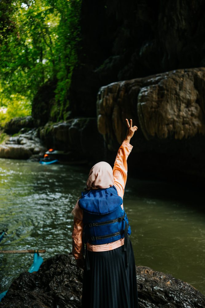 Menatap "Hujan Abadi" di Green Canyon: Destinasi Paling Estetik di Jawa Barat.