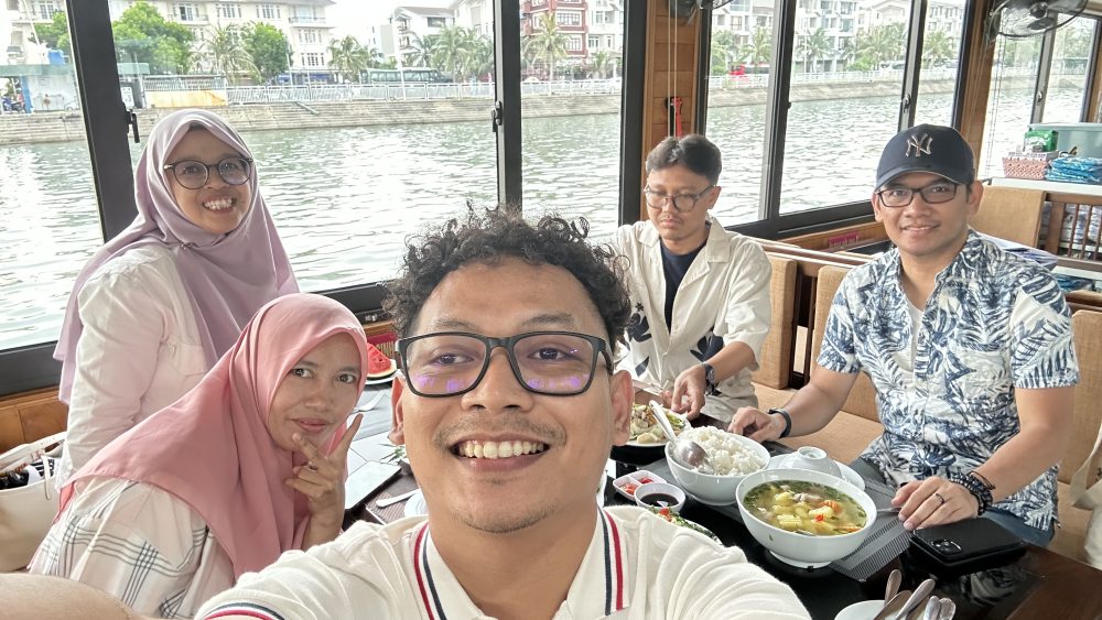 Menikmati Cruise di Ha Long Bay Vietnam: Pengalaman Menyusuri Keajaiban Alam Warisan Dunia